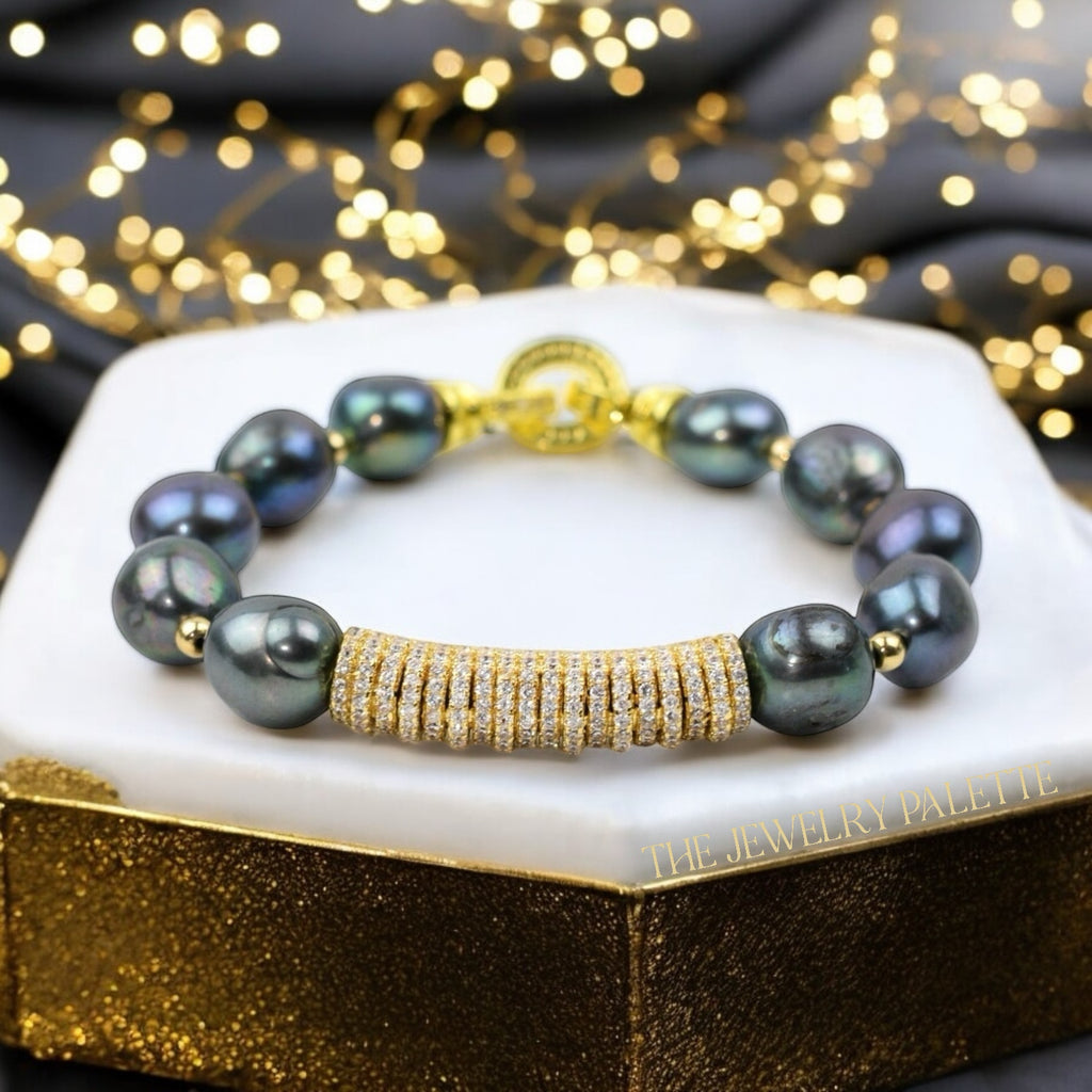 Madison grey freshwater pearl bracelet with gold centerpiece