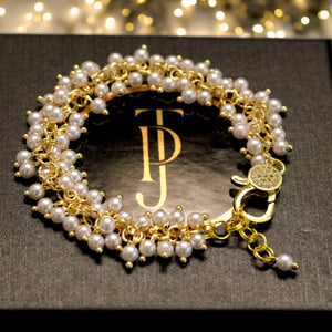 Asna white pearl bracelet