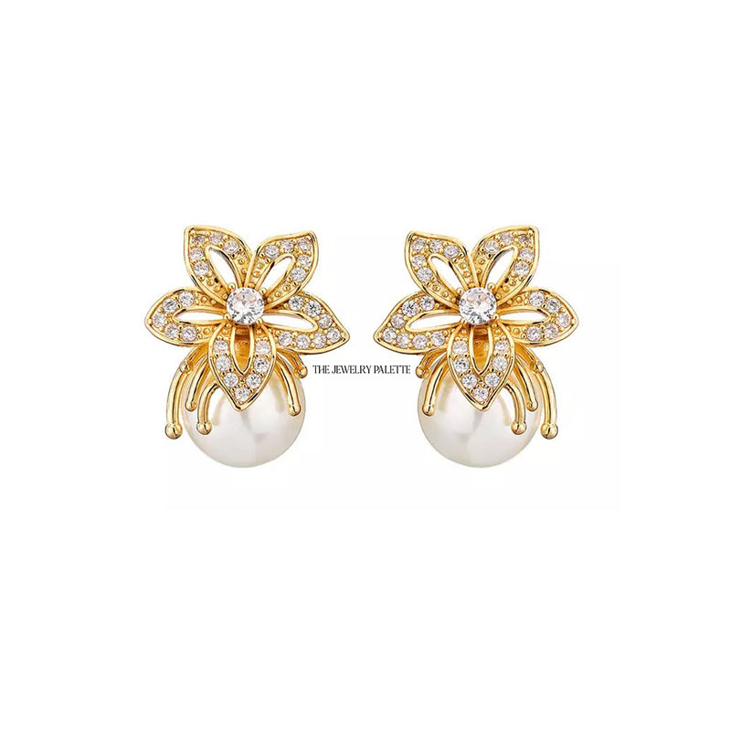 Fleur pearl stud earrings - The Jewelry Palette