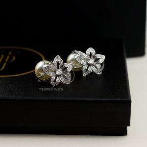Fleur pearl stud earrings - The Jewelry Palette