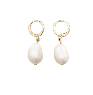 Alara creamy white freshwater pearl hoop earrings - The Jewelry Palette